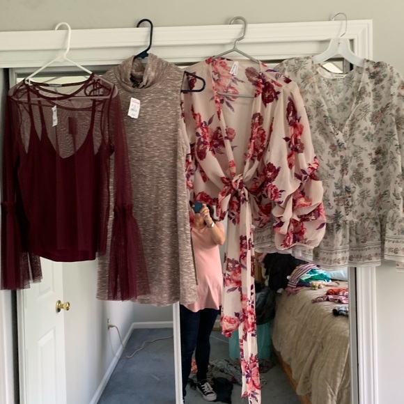 Tops - Picture 4 of 4